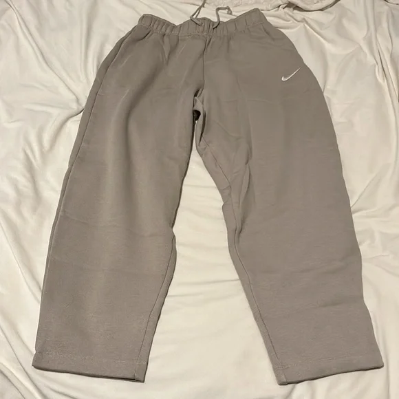 Nike Sweatpants - Picture 4 of 5